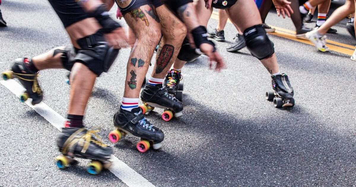 jilek olympiada program: Dynamic roller derby competition showcasing colorful skates in Buenos Aires, Argentina streets