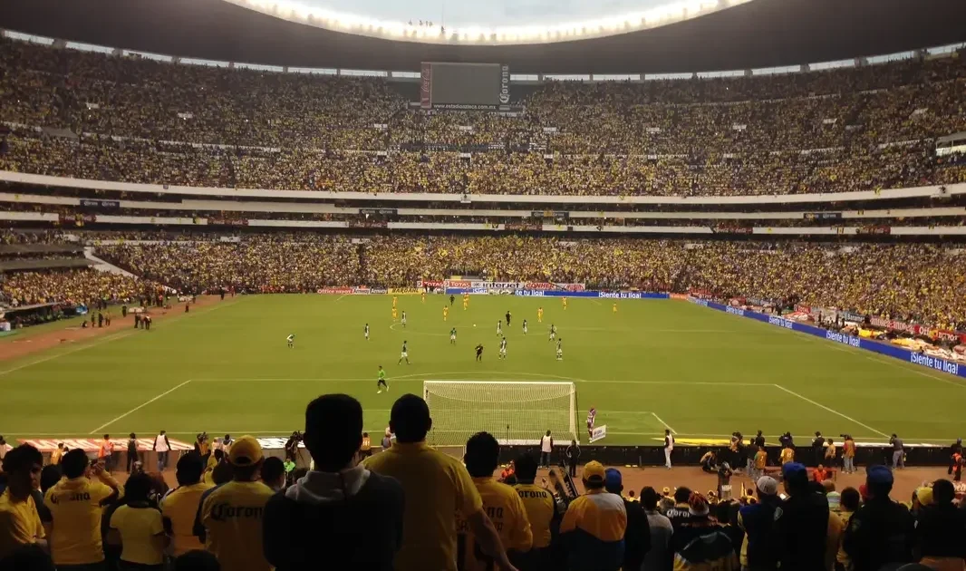 Fotbalový zápas na Estadio Azteca v Mexiku, dějišti MS 2026